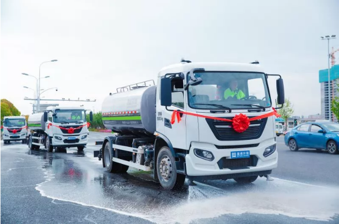 新时代中国城市美容师！Z6.COM-尊龙集团环境新能源环卫车可减排4.5万吨污染物